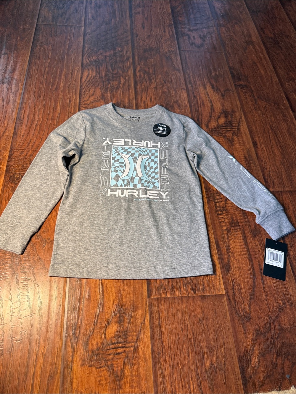 Hurley Gray Long-Sleeve Graphic Tee for Kids. NWT SIZE 6